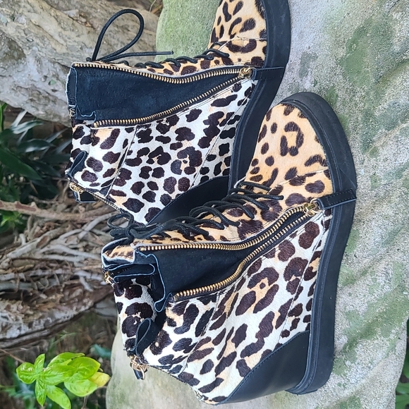Giuseppe Zanotti Leopard-Print Calf Hair Wedge Sneaker Size 39 EUC - Picture 9 of 16